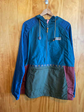 Load image into Gallery viewer, Women Size L LL Bean Multi-Color Women's Light Jacket
