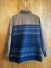Load image into Gallery viewer, Women Size L Patagonia Blue Print Women's Jacket
