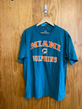 Load image into Gallery viewer, Size Large NFL Men&#39;s Short Sleeve Shirt
