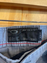 Load image into Gallery viewer, Size 36 Oakley Men&#39;s Pants
