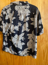 Load image into Gallery viewer, Size XL Batik Bay Men's Short Sleeve Shirt
