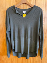 Load image into Gallery viewer, Size XXL BKE Dark Green Women's Long Sleeve Shirt
