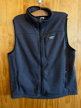 Load image into Gallery viewer, Size Large LL Bean Men's Vest
