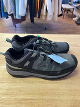 Load image into Gallery viewer, Shoe Size 38 Keen Grey Shoes
