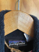 Load image into Gallery viewer, Size Large Patagonia Men's Fleece
