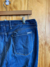 Load image into Gallery viewer, Size 14 Eddie Bauer Denim Women's Pants
