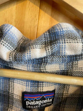 Load image into Gallery viewer, Size L Patagonia Men&#39;s Long Sleeve Shirt
