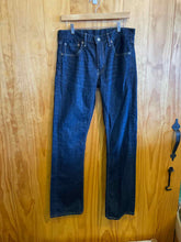 Load image into Gallery viewer, Size 32x34 Levi Indigo Women&#39;s Jeans
