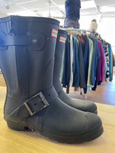 Load image into Gallery viewer, Women's Shoe Size 9 Hunter Black Rain Boots
