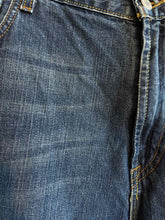 Load image into Gallery viewer, Size 38 Lucky Brand Blue Women's Jeans
