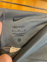 Load image into Gallery viewer, Size Medium Nike Green Women's Leggings
