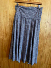 Load image into Gallery viewer, Size L Patagonia Grey Skirt
