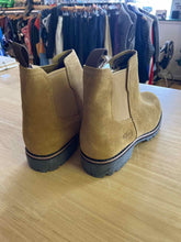 Load image into Gallery viewer, Shoe Size 8.5 Chaco Brown Boots
