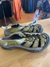 Load image into Gallery viewer, Unknown Keen Men's Sandals
