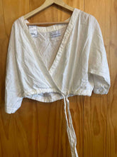 Load image into Gallery viewer, Size Medium Urban Outfitters White Women's Blouse
