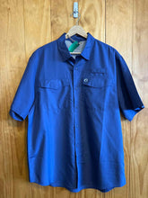 Load image into Gallery viewer, Size Large The American Outdoorsman Men&#39;s Short Sleeve Shirt
