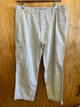 Load image into Gallery viewer, Size 38 Dockers Men's Pants
