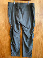 Load image into Gallery viewer, Size XL Kuhl Green Women's Sweatpants
