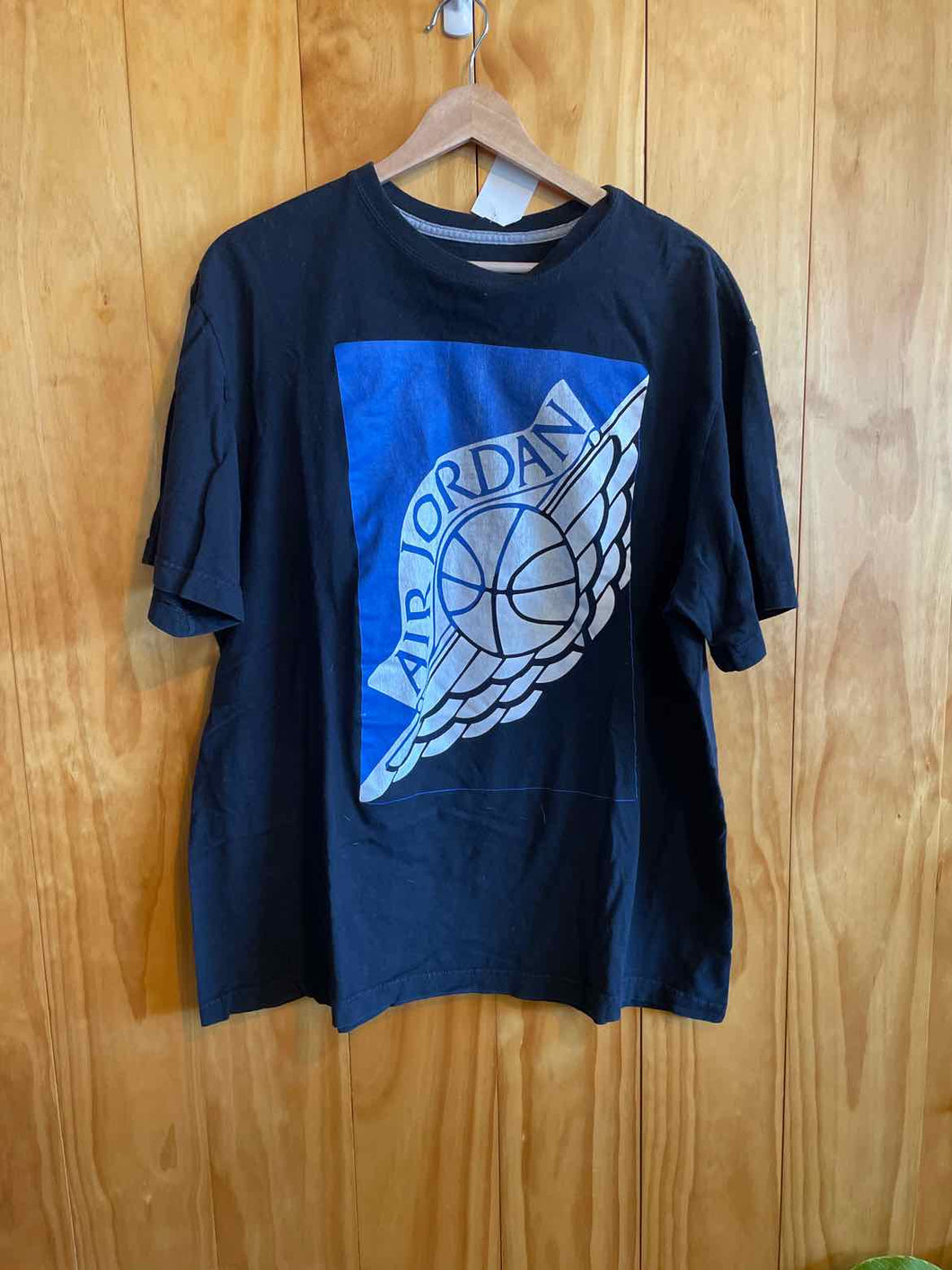 Size XL Air Jordan Men's Short Sleeve Shirt