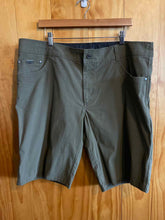 Load image into Gallery viewer, Size 40 Kuhl Men's Shorts
