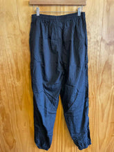 Load image into Gallery viewer, Size Medium Reebok Men&#39;s Pants
