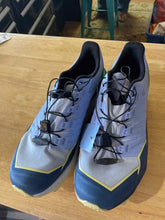 Load image into Gallery viewer, Shoe Size 8 Salomon Periwinkle Hiking Shoes
