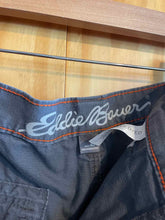 Load image into Gallery viewer, Size 40 Eddie Bauer Men&#39;s Shorts
