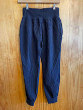 Load image into Gallery viewer, Size L Athleta Black Women's Pants

