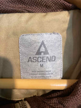 Load image into Gallery viewer, Size Medium Ascend Men's Light Jacket

