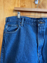 Load image into Gallery viewer, Size 42 Carhartt Men&#39;s Jeans
