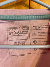 Load image into Gallery viewer, Patagonia Long Sleeve
