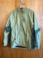 Load image into Gallery viewer, Women Size Medium Mountain Hardwear Green Women's Jacket
