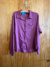 Load image into Gallery viewer, Size XL 44 Degrees North Magenta Women&#39;s Long Sleeve Shirt

