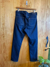 Load image into Gallery viewer, Size 34 Eddie Bauer Men&#39;s Jeans
