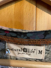 Load image into Gallery viewer, Size Medium natural life Green Women&#39;s Long Sleeve Shirt
