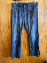 Load image into Gallery viewer, Size 34 Levi's Men's Jeans
