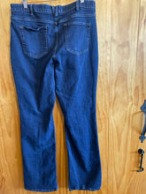 Load image into Gallery viewer, Size 14 Duluth Trading Blue Women's Jeans
