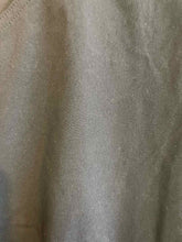 Load image into Gallery viewer, Size L Columbia Black Women's Capris
