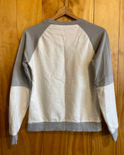 Load image into Gallery viewer, Size M Antigua White Women&#39;s Long Sleeve Shirt
