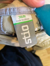 Load image into Gallery viewer, Size 36 Stio Men's Hiking Pants
