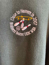 Load image into Gallery viewer, Size L Gildan Men's Sweater &amp; Sweatshirt
