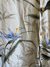 Load image into Gallery viewer, Size L Paradise Found Men's Short Sleeve Shirt

