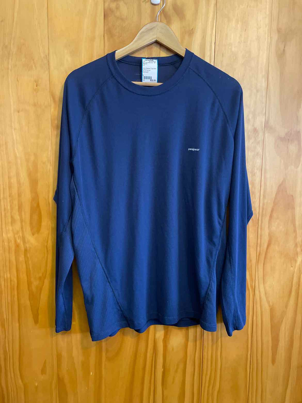 Size L Patagonia Men's Long Sleeve Shirt