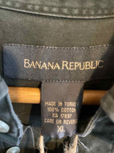 Load image into Gallery viewer, Size XL Banana Republic Men's Long Sleeve Shirt
