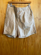 Load image into Gallery viewer, Size 38 Woolrich Men's Shorts
