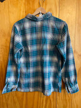 Load image into Gallery viewer, Size 8 Patagonia Teal Women&#39;s Long Sleeve Shirt
