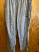 Load image into Gallery viewer, Size XL Nike Men's Sweatpants
