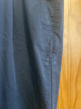 Load image into Gallery viewer, Size 38 Under Armour Men&#39;s Pants
