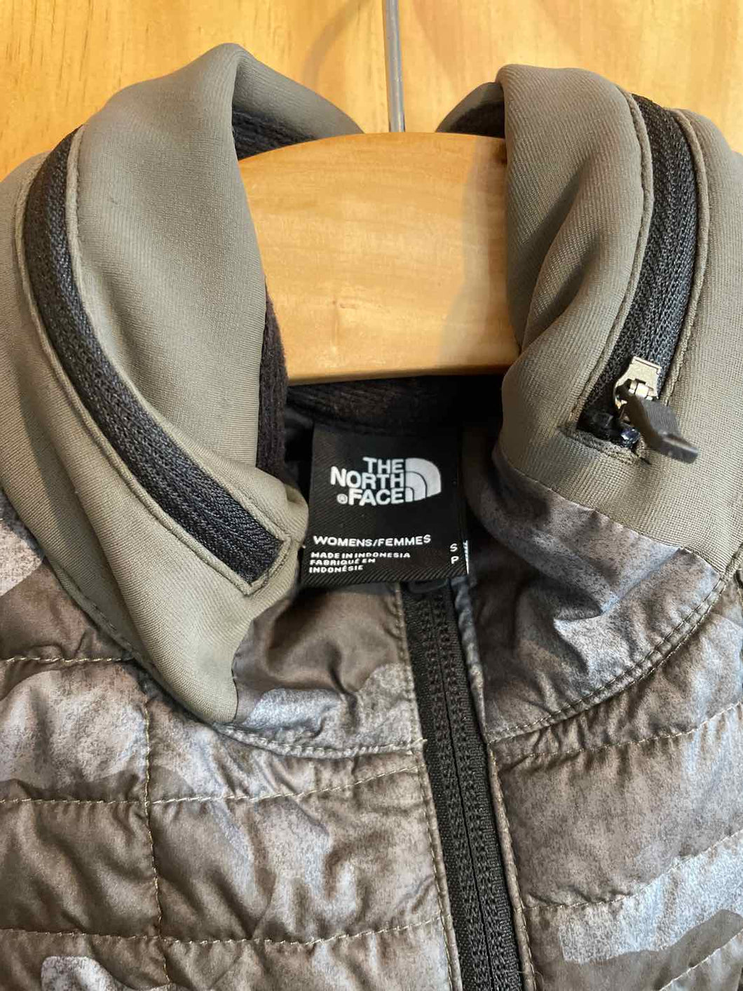 Size Small The North Face Green Women's Vest