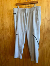 Load image into Gallery viewer, Size XL Under Armour Men's Pants
